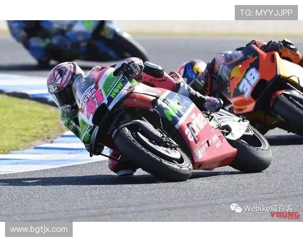 斯特拉与图尔的精彩对决分析及赛季表现回顾