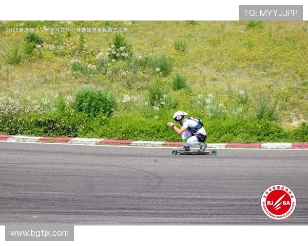 成都滑板队在马拉松大满贯中的耐力表现分析与点评